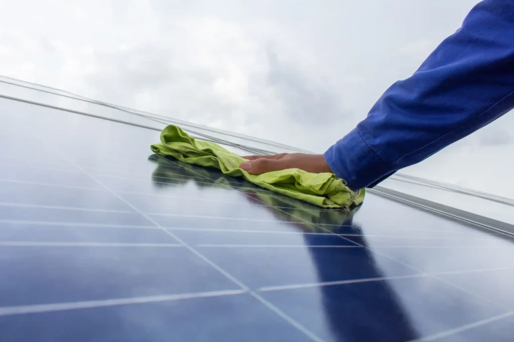solar-panel-cleaning-benefits-lahore